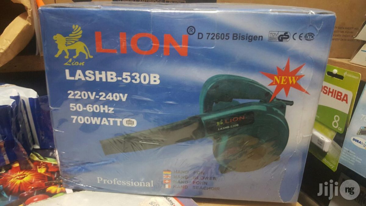 Lion Blower 700watt